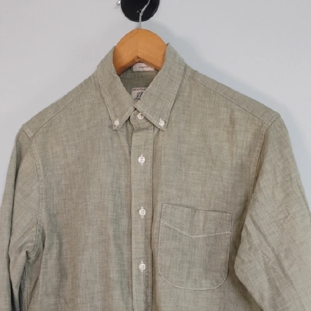 J. Crew Men's Olive Button-Down Shirt Classic Fit Casual Preppy Organic Cotton